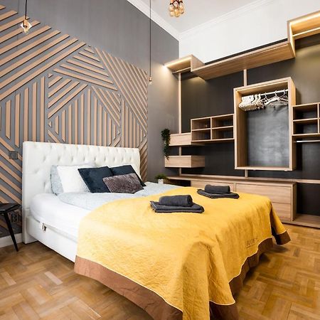 Deluxe Quentin Home Next To The Fashion Street Budapest Exterior photo