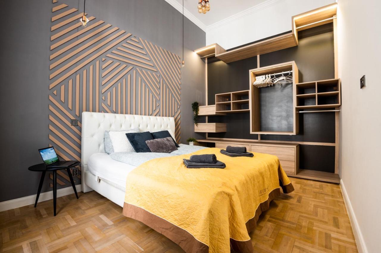 Deluxe Quentin Home Next To The Fashion Street Budapest Exterior photo